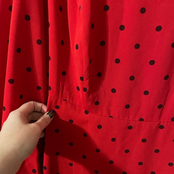 Old Navy Plus-Size Ponte-Knit Shift Dress - Picture 7 of 8